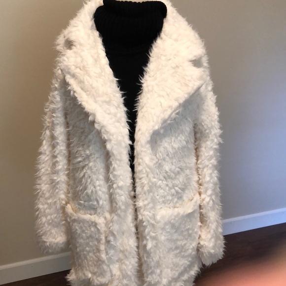 shop the trends Jackets & Blazers - Faux fur fluffy coat